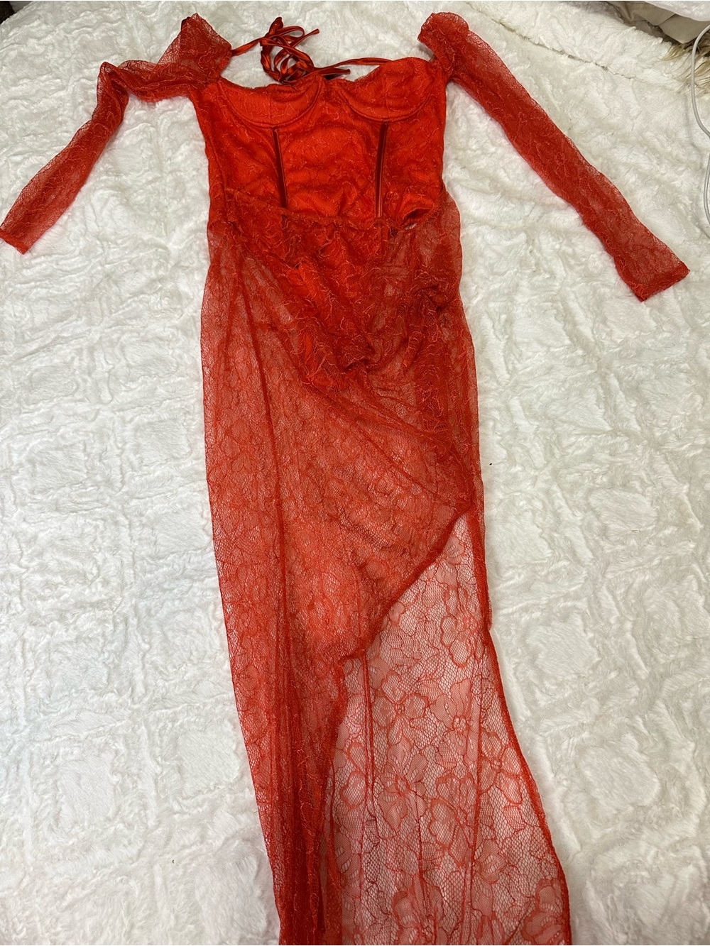 PrettyLittleThing Red Lace Long Sleeve Thigh Split Maxi Dress - Picture 5 of 5